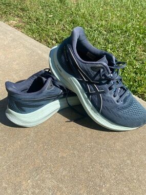 ASICS Navy Running Shoes with Mint-Blue Soles